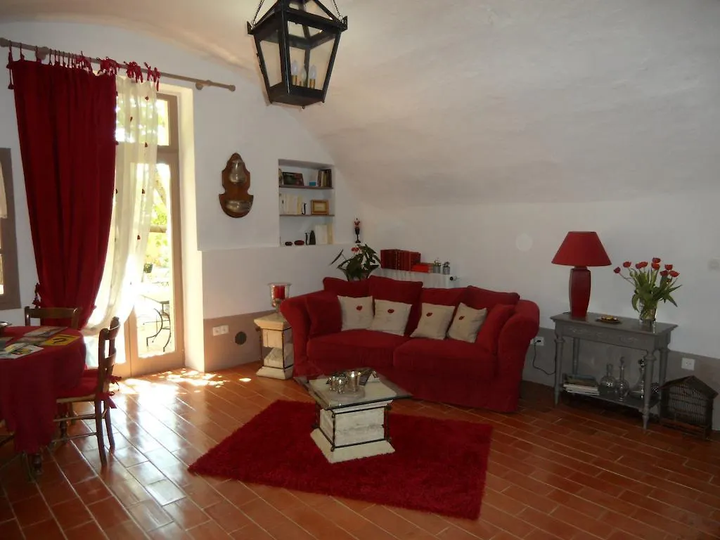 Mas De Foncaudette Bed & Breakfast Lourmarin