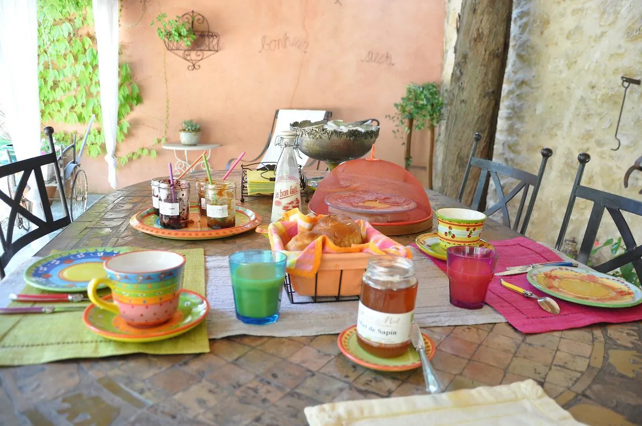 Mas De Foncaudette Bed & Breakfast Lourmarin France