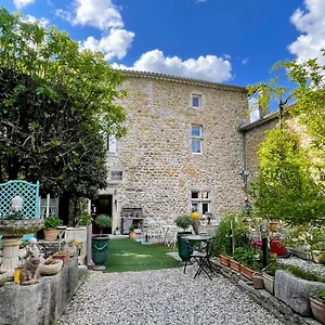 https://le-manoir-du-raveyron.hotels-rhonealpes.com