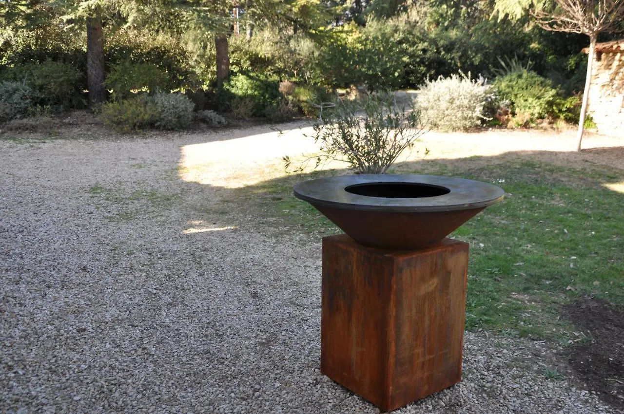 *** Bed & Breakfast Mas De Foncaudette Bed and Breakfast Lourmarin Frankrike
